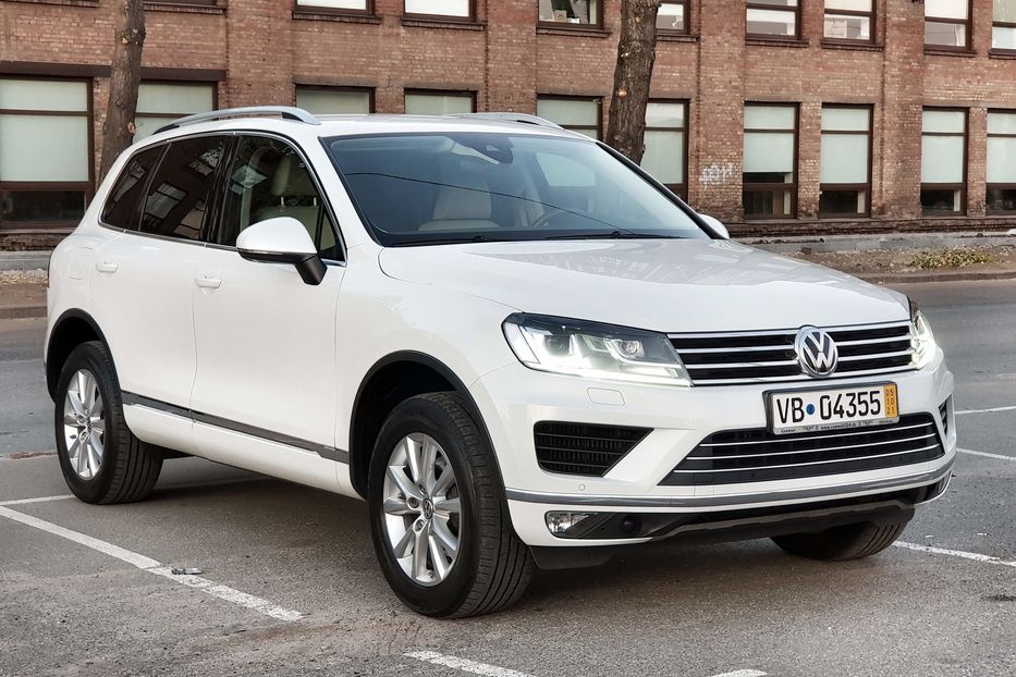 Продам Volkswagen Touareg 2017 года в Киеве