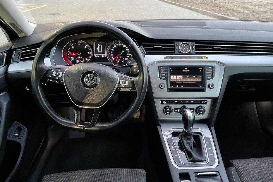 Продам Volkswagen Passat B8 Comfortline 2015 года в Львове