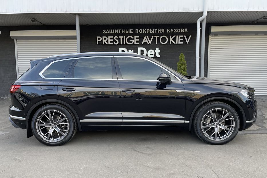 Продам Volkswagen Touareg 2018 года в Киеве