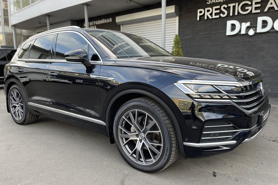 Продам Volkswagen Touareg 2018 года в Киеве