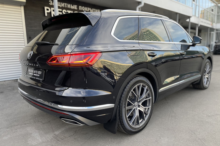 Продам Volkswagen Touareg 2018 года в Киеве