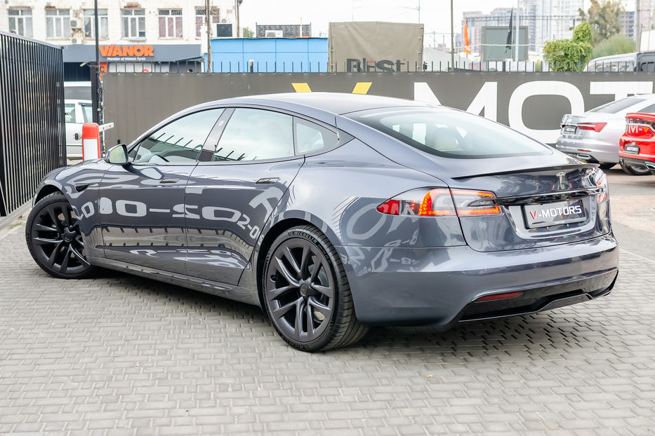 Продам Tesla Model S Plaid 2021 года в Киеве