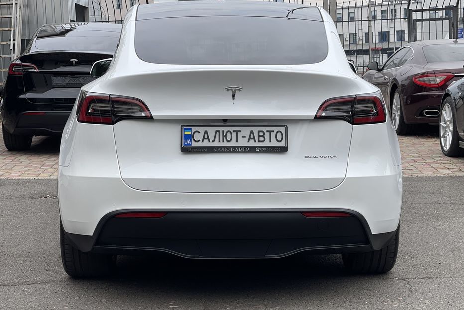 Продам Tesla Model Y Europa Long Range Dual Motor 2021 года в Киеве