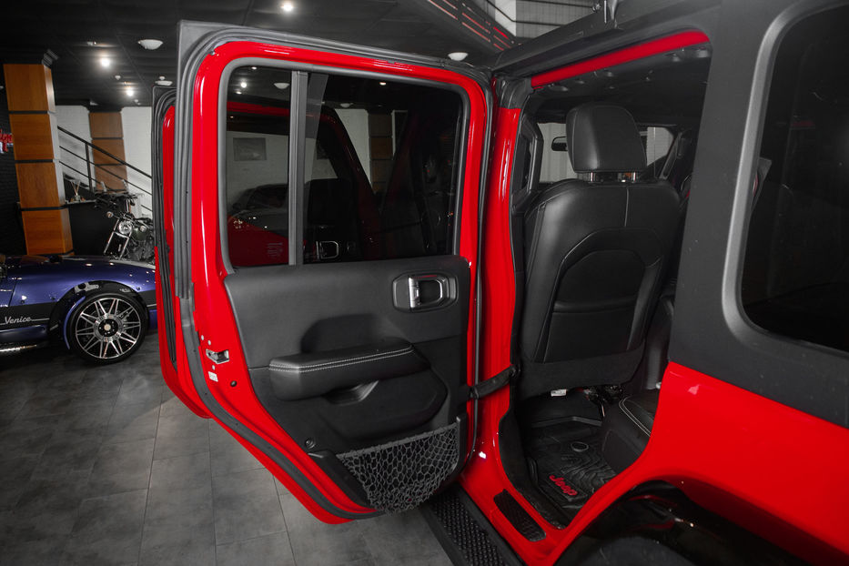 Продам Jeep Wrangler Sahara 2018 года в Одессе