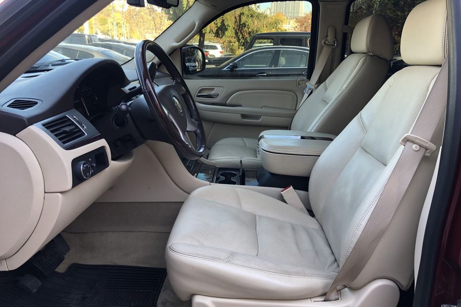 Продам Cadillac Escalade 6.2 2007 года в Киеве