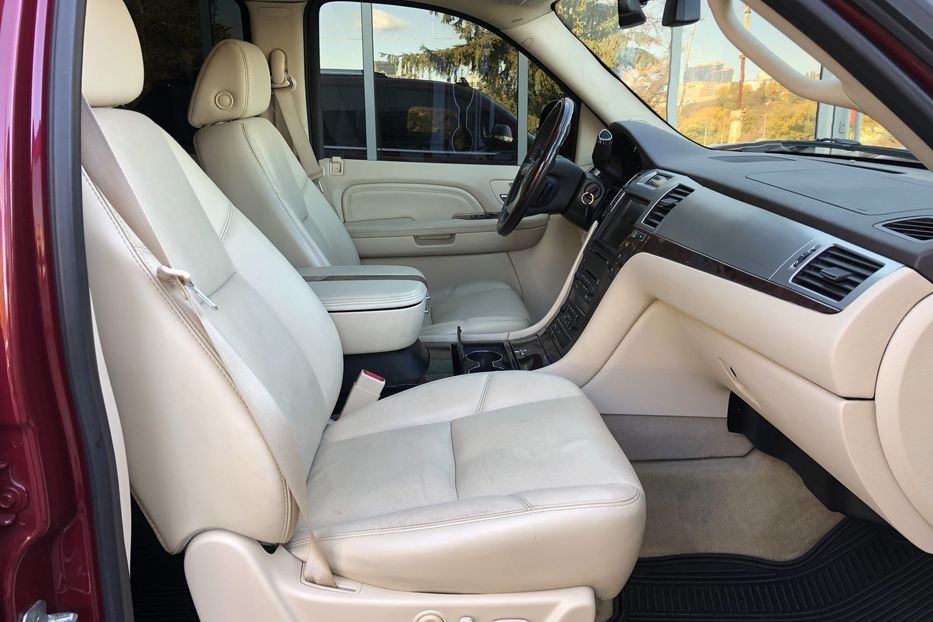 Продам Cadillac Escalade 6.2 2007 года в Киеве