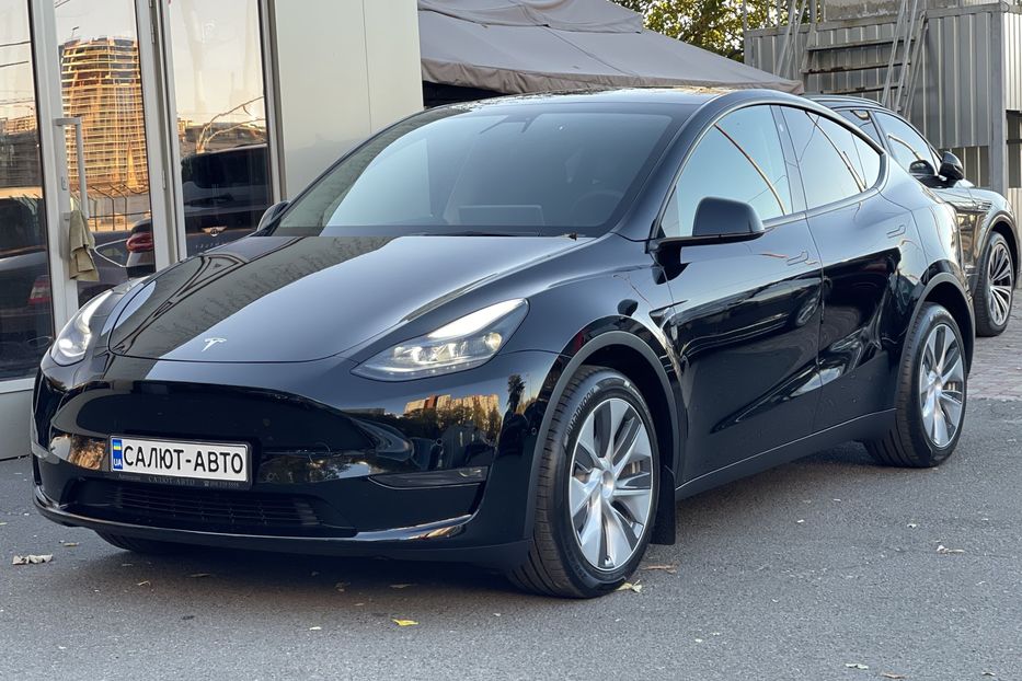 Продам Tesla Model Y  Long Range Dual Motor 2021 года в Киеве