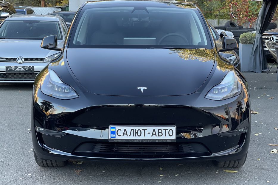 Продам Tesla Model Y  Long Range Dual Motor 2021 года в Киеве