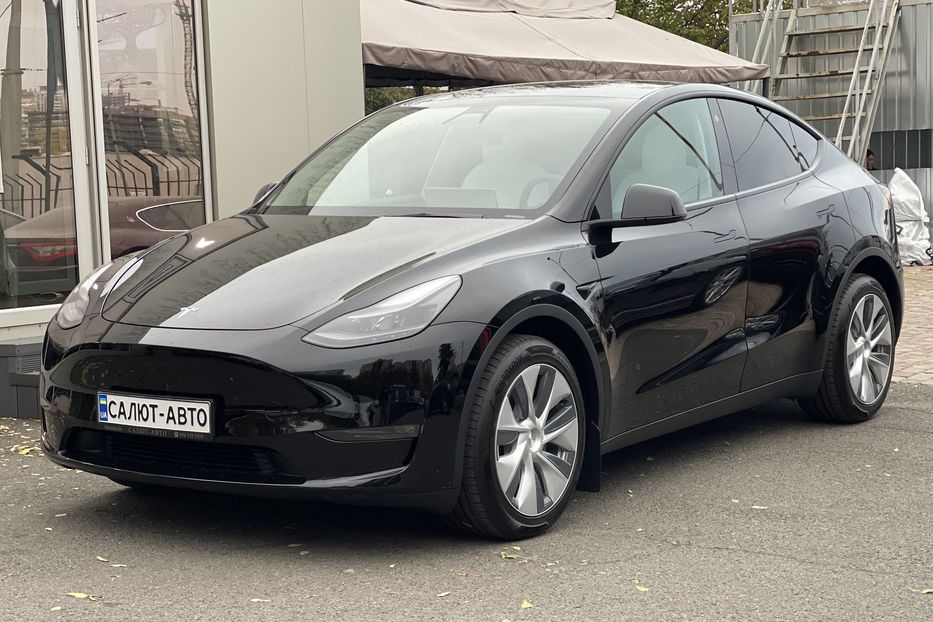 Продам Tesla Model Y Long Range Dual Motor 2021 года в Киеве