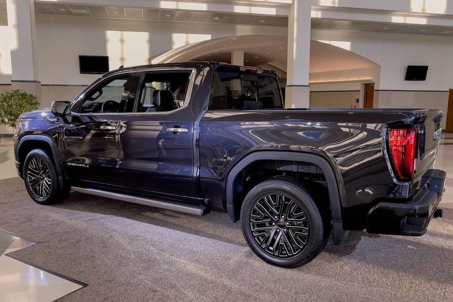 Продам GMC Sierra 1500 Denali Ultimate 2021 года в Киеве