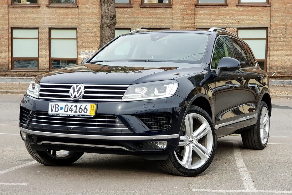 Продам Volkswagen Touareg 2017 года в Киеве