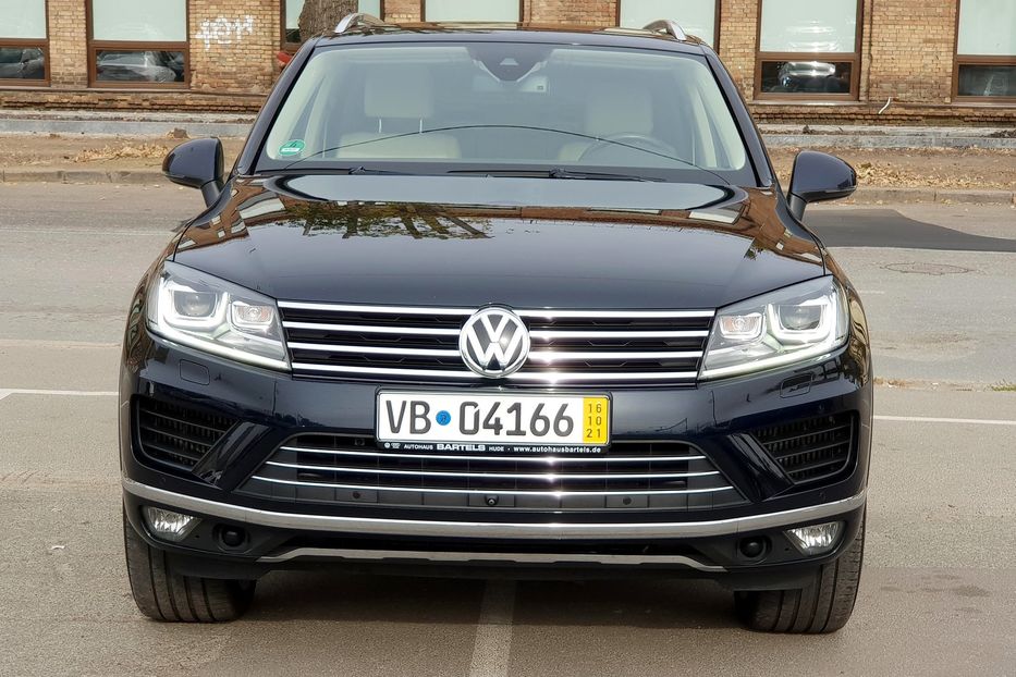 Продам Volkswagen Touareg 2017 года в Киеве