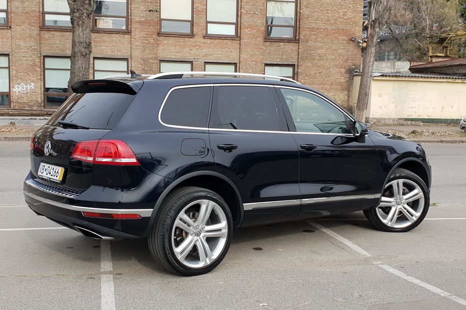 Продам Volkswagen Touareg 2017 года в Киеве