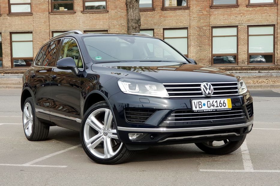 Продам Volkswagen Touareg 2017 года в Киеве