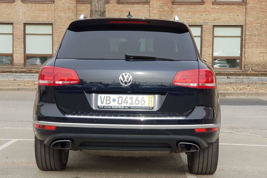 Продам Volkswagen Touareg 2017 года в Киеве