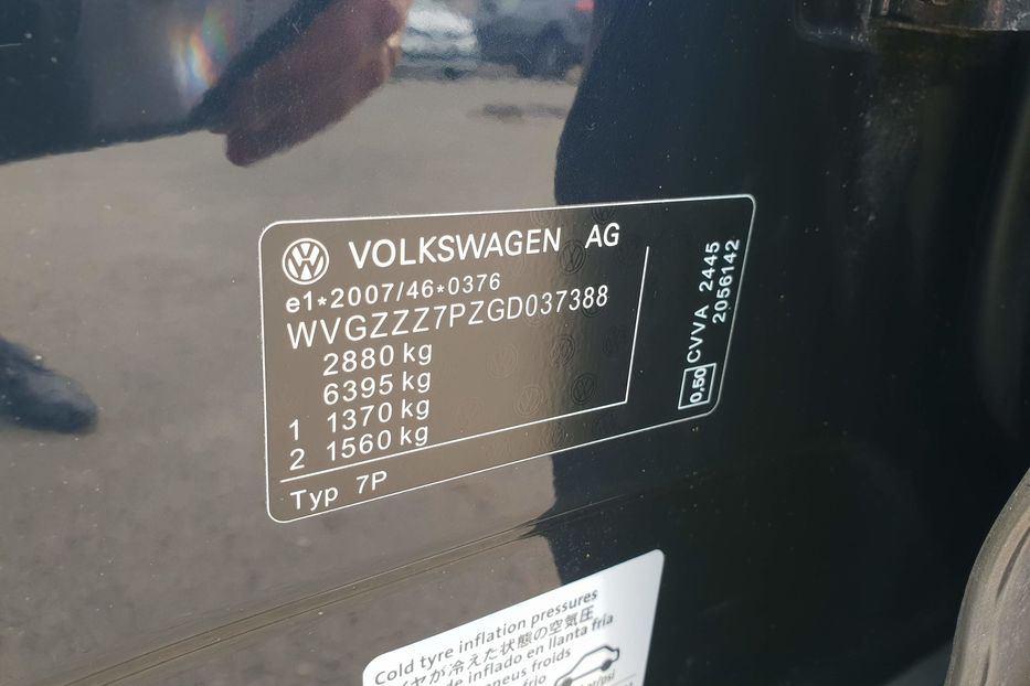 Продам Volkswagen Touareg 2017 года в Киеве