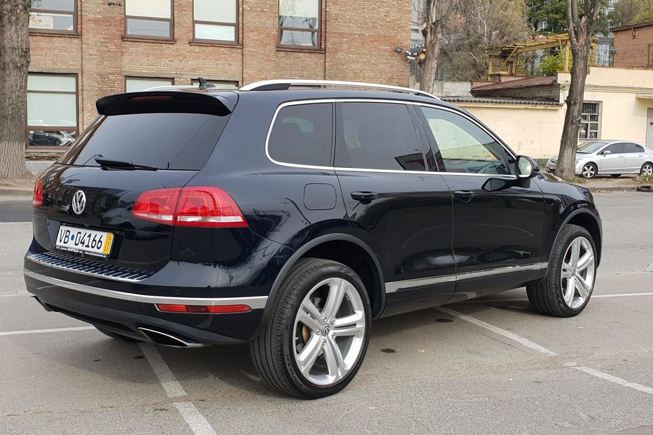 Продам Volkswagen Touareg 2017 года в Киеве