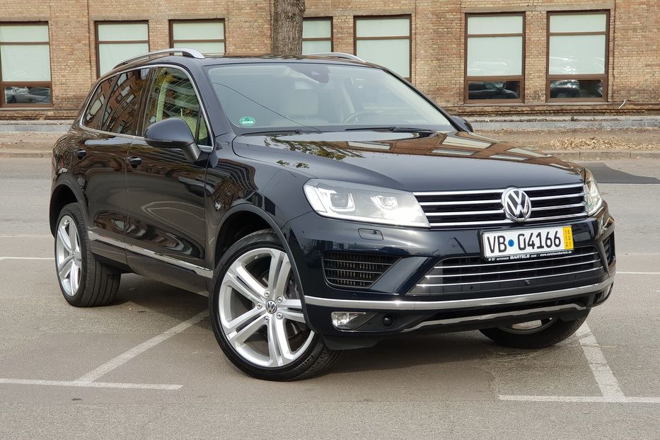 Продам Volkswagen Touareg 2017 года в Киеве