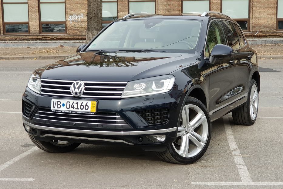 Продам Volkswagen Touareg 2017 года в Киеве