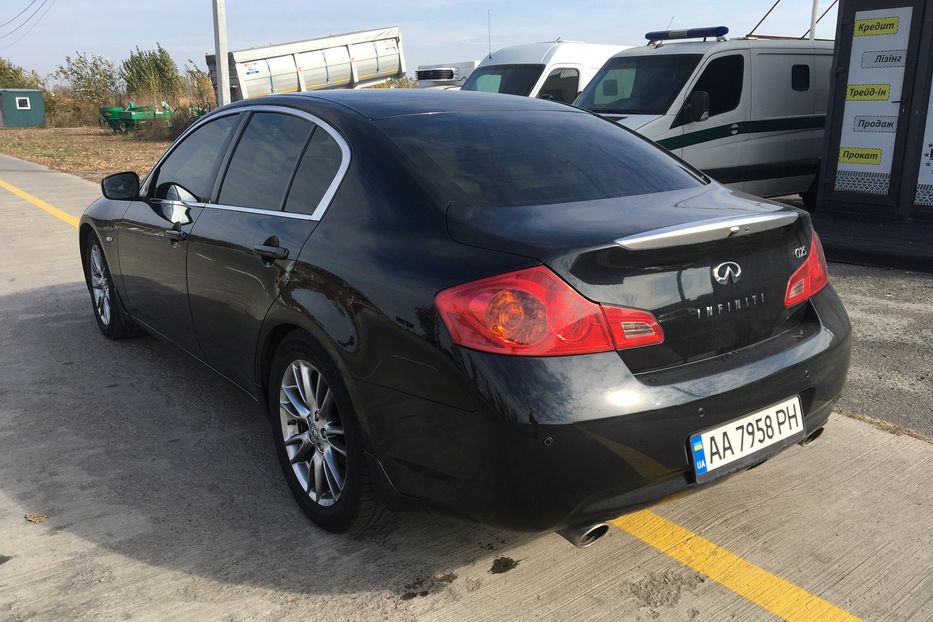 Продам Infiniti G25 2011 года в Киеве