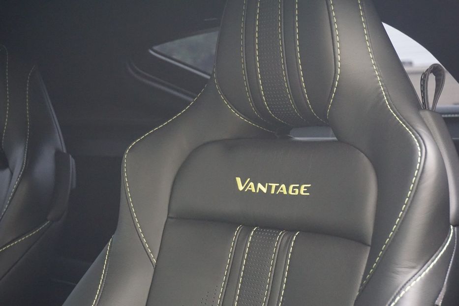 Продам Aston Martin Vantage 2021 года в Киеве