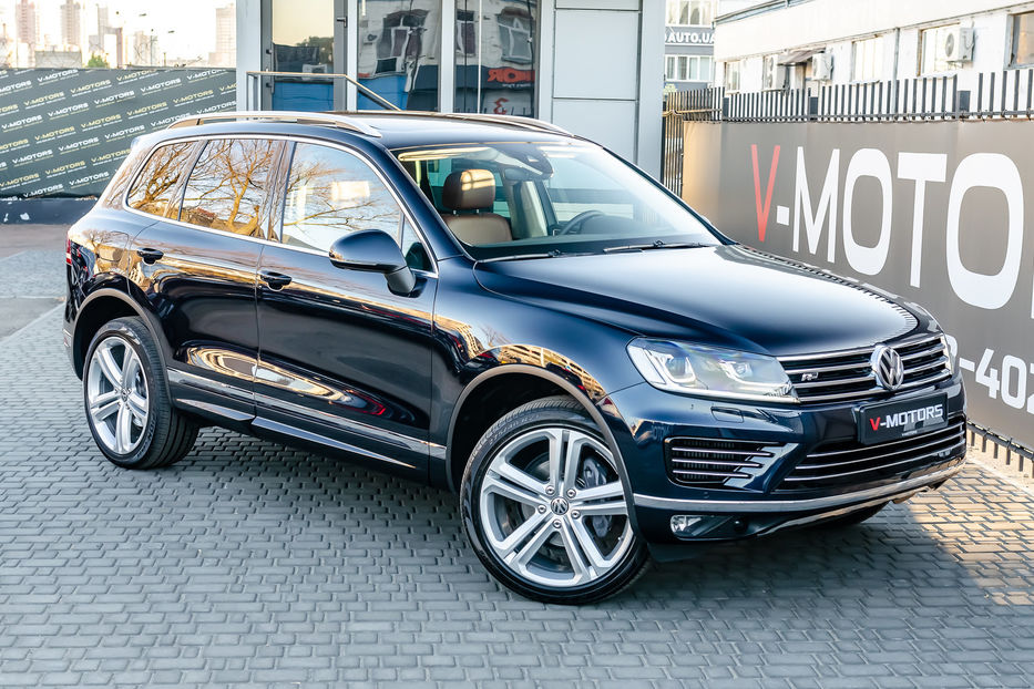 Продам Volkswagen Touareg 3.0 TDI 2016 года в Киеве