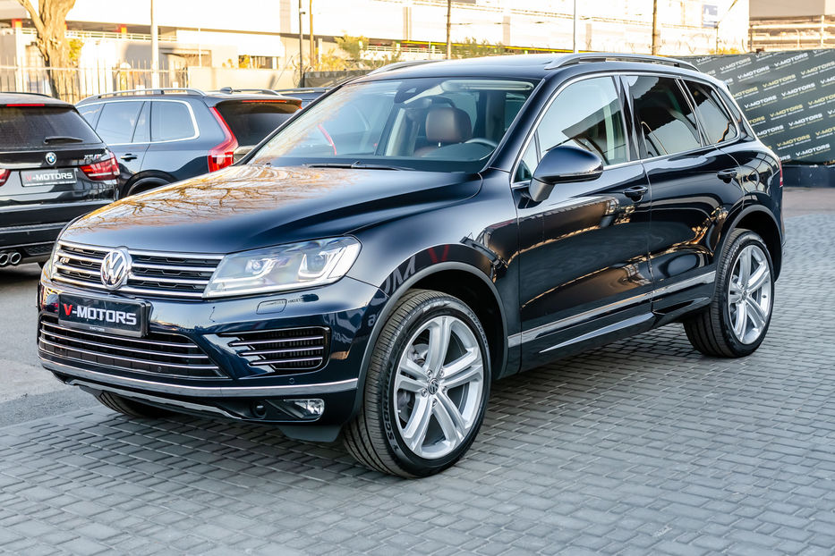 Продам Volkswagen Touareg 3.0 TDI 2016 года в Киеве