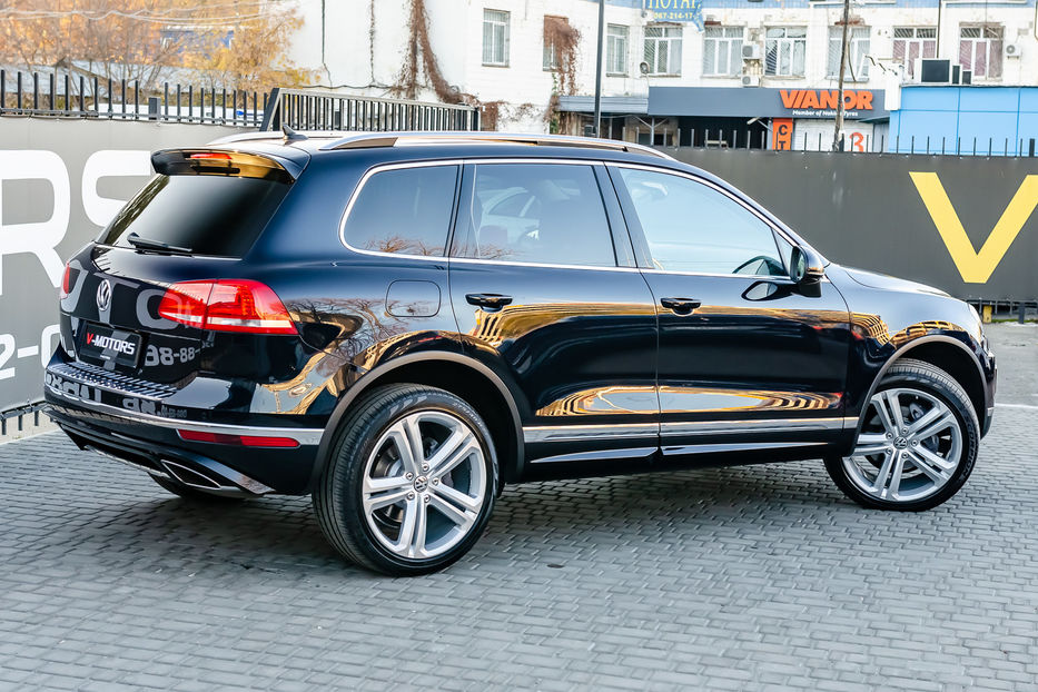 Продам Volkswagen Touareg 3.0 TDI 2016 года в Киеве