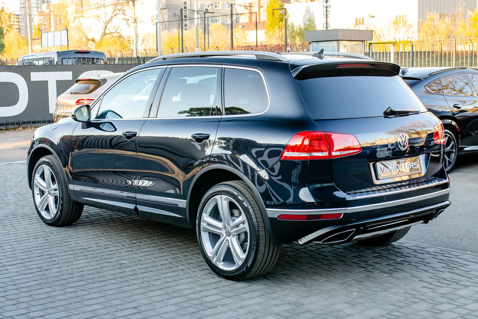 Продам Volkswagen Touareg 3.0 TDI 2016 года в Киеве