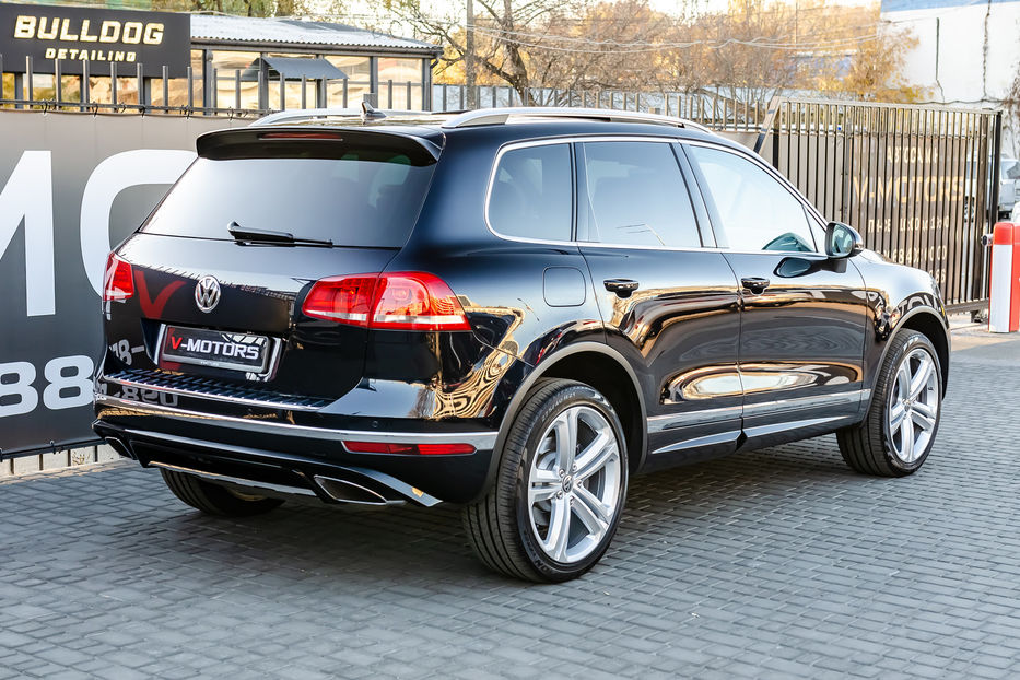 Продам Volkswagen Touareg 3.0 TDI 2016 года в Киеве