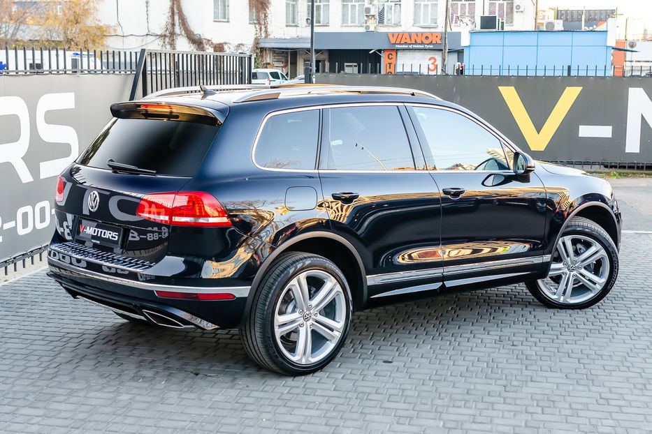 Продам Volkswagen Touareg 3.0 TDI 2016 года в Киеве