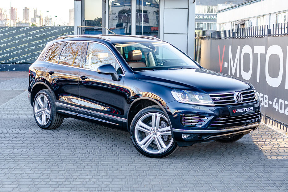 Продам Volkswagen Touareg 3.0 TDI 2016 года в Киеве