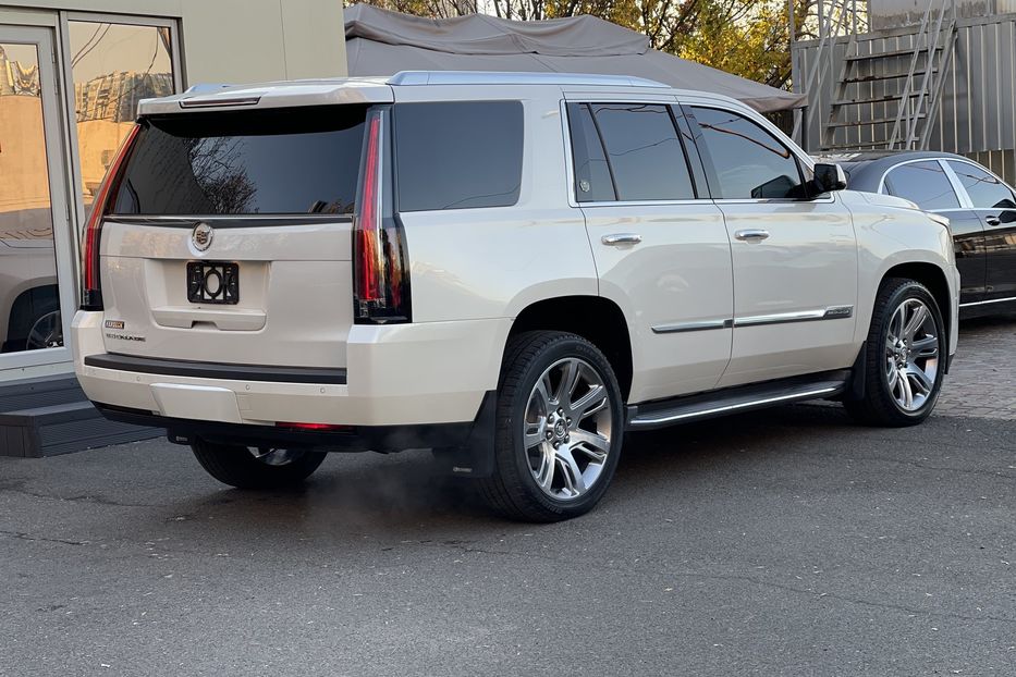 Продам Cadillac Escalade 2014 года в Киеве