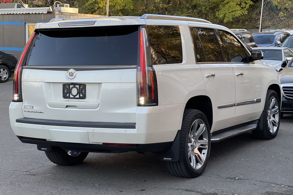 Продам Cadillac Escalade 2014 года в Киеве