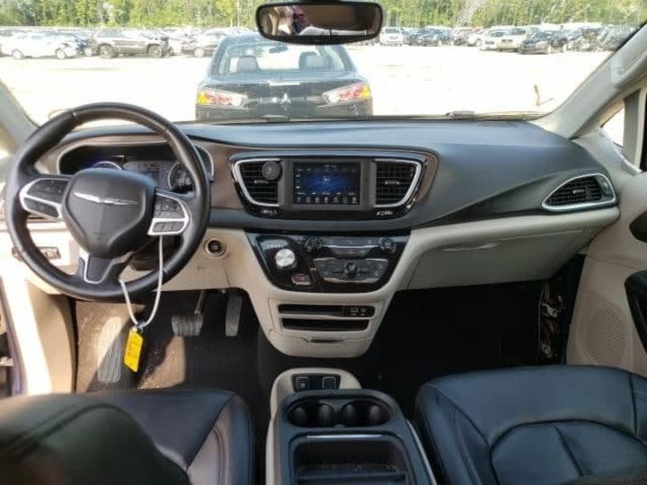 Продам Chrysler Pacifica TOURING L 2019 года в Черновцах