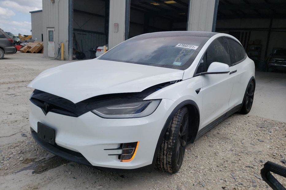 Продам Tesla Model X 90 Dual Motor 2017 года в Черновцах