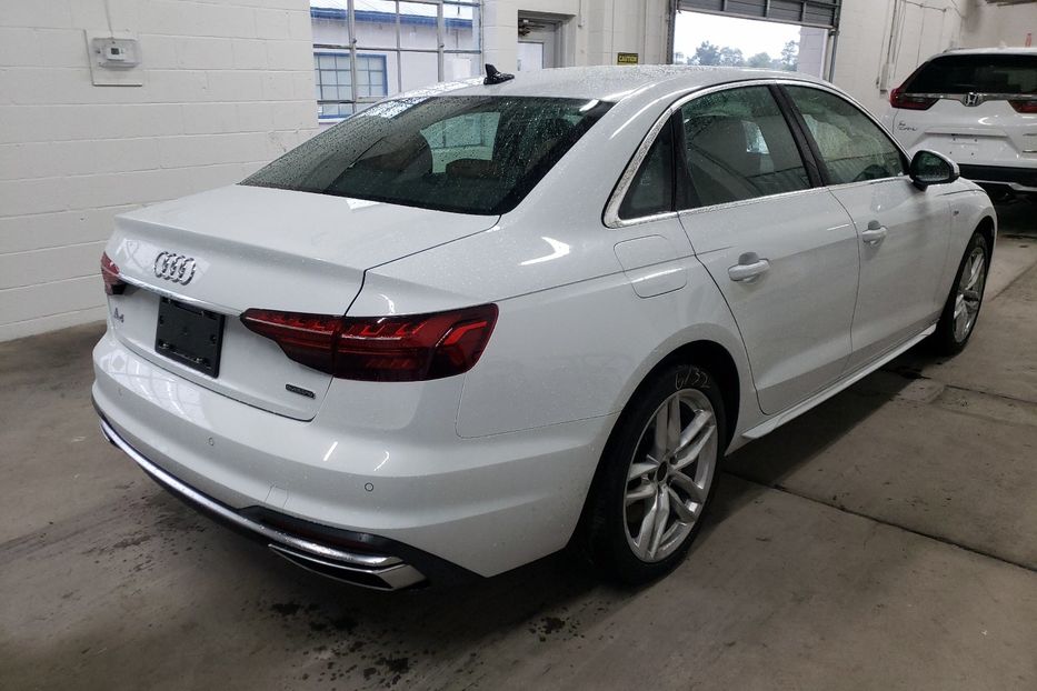 Продам Audi A4 Premium Plus 2021 года в Киеве