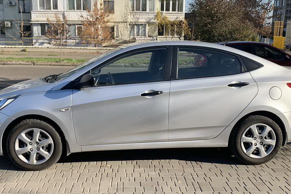 Продам Hyundai Accent  официал 2013 года в Николаеве