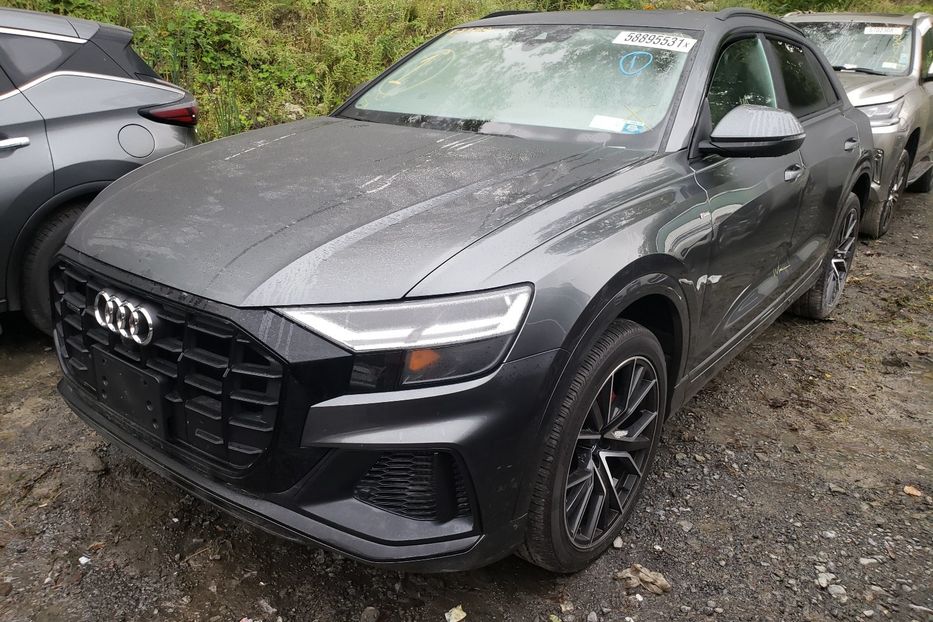 Продам Audi Q8 Premium Plus 2021 года в Киеве