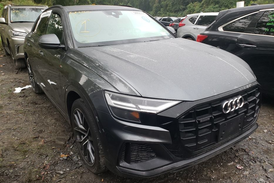 Продам Audi Q8 Premium Plus 2021 года в Киеве