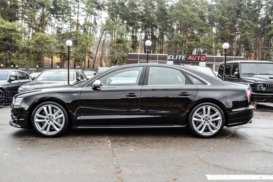 Продам Audi S8 Plus 2016 года в Киеве