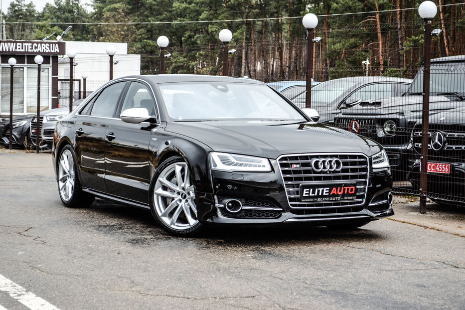 Продам Audi S8 Plus 2016 года в Киеве