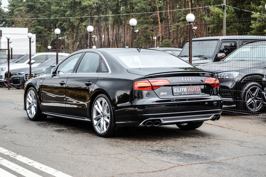 Продам Audi S8 Plus 2016 года в Киеве