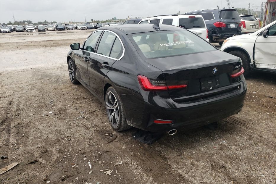 Продам BMW 330 I 2021 года в Киеве