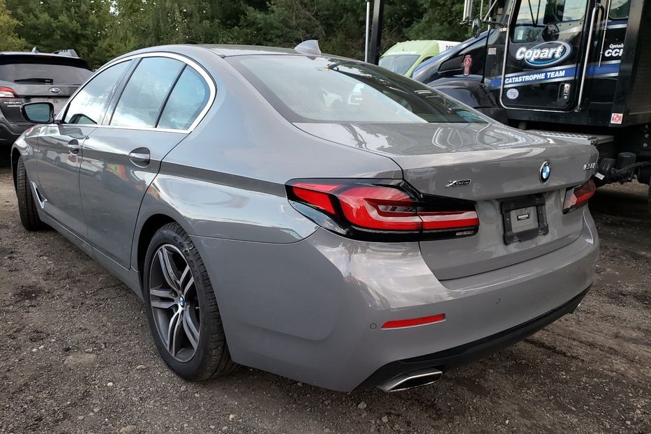 Продам BMW 530 XI 2021 года в Киеве