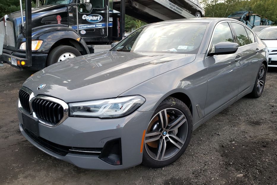 Продам BMW 530 XI 2021 года в Киеве