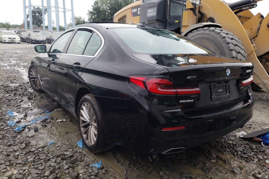 Продам BMW 530 XI 2021 года в Киеве