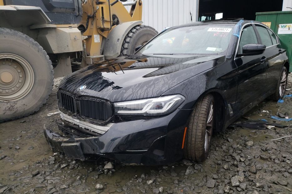 Продам BMW 530 XI 2021 года в Киеве