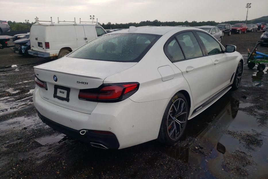Продам BMW 540 XI 2021 года в Киеве