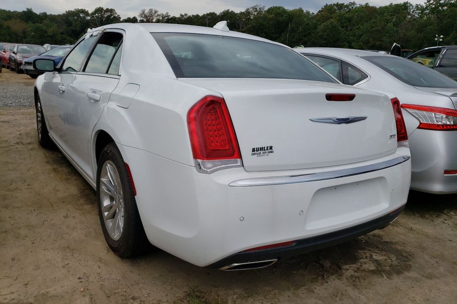 Продам Chrysler 300 C Touring 2021 года в Киеве